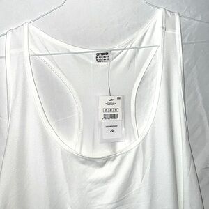 Cotton On Curve Training Top, Size 20, PTP 27”, Length 32”, Curved bottom, White